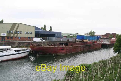 Photo 6x4 rusty barge - photo,